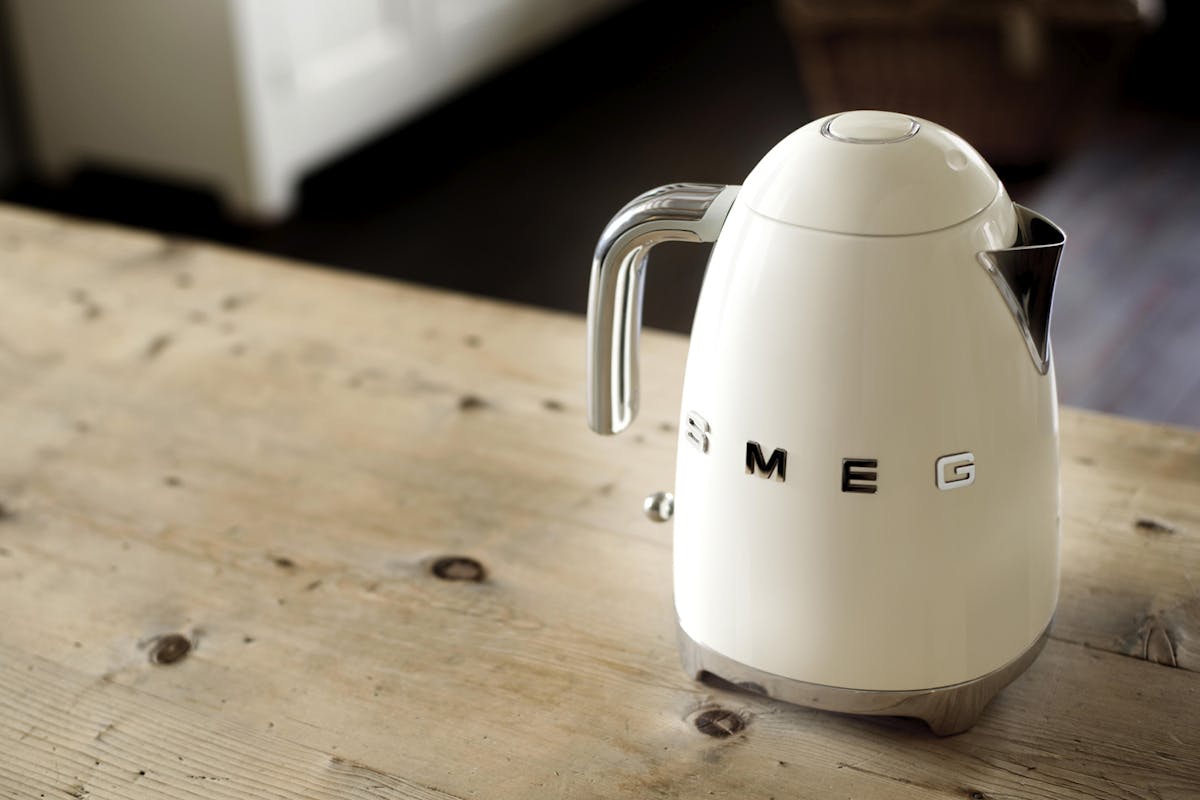 Smeg 1.7L 50's Style Kettle | KLF03CRUK | Cream-5