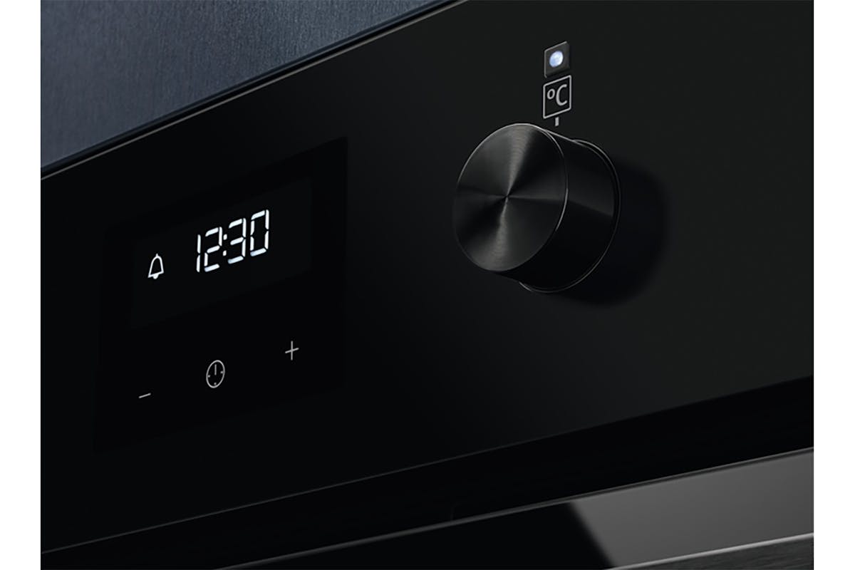 Electrolux Built-in Electric Single Oven | KOFGH40TK-3