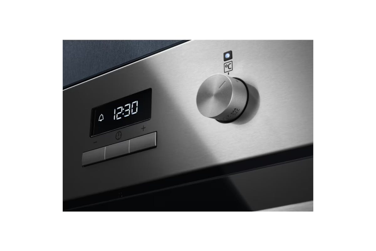 Electrolux Built-in Electric Single Oven | KOHGH40BX-5