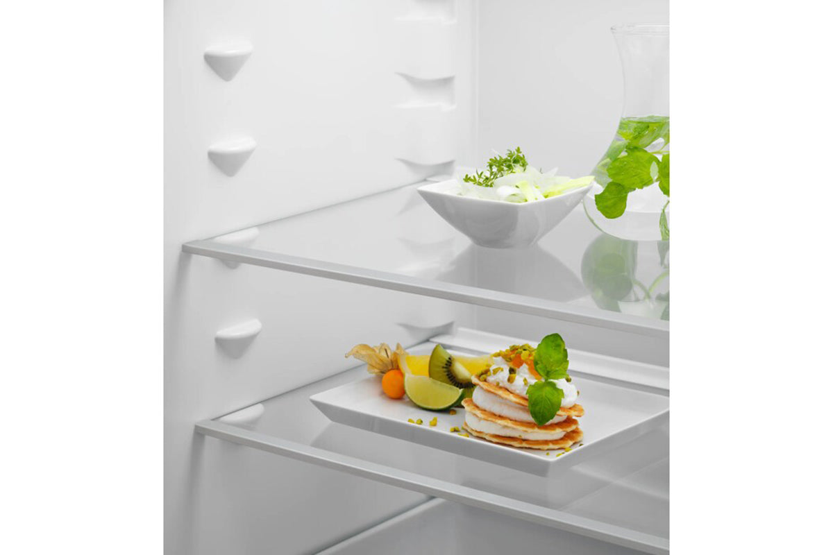 Electrolux 700 GreenZone Built-in Fridge Freezer | LNA7NE18S-3