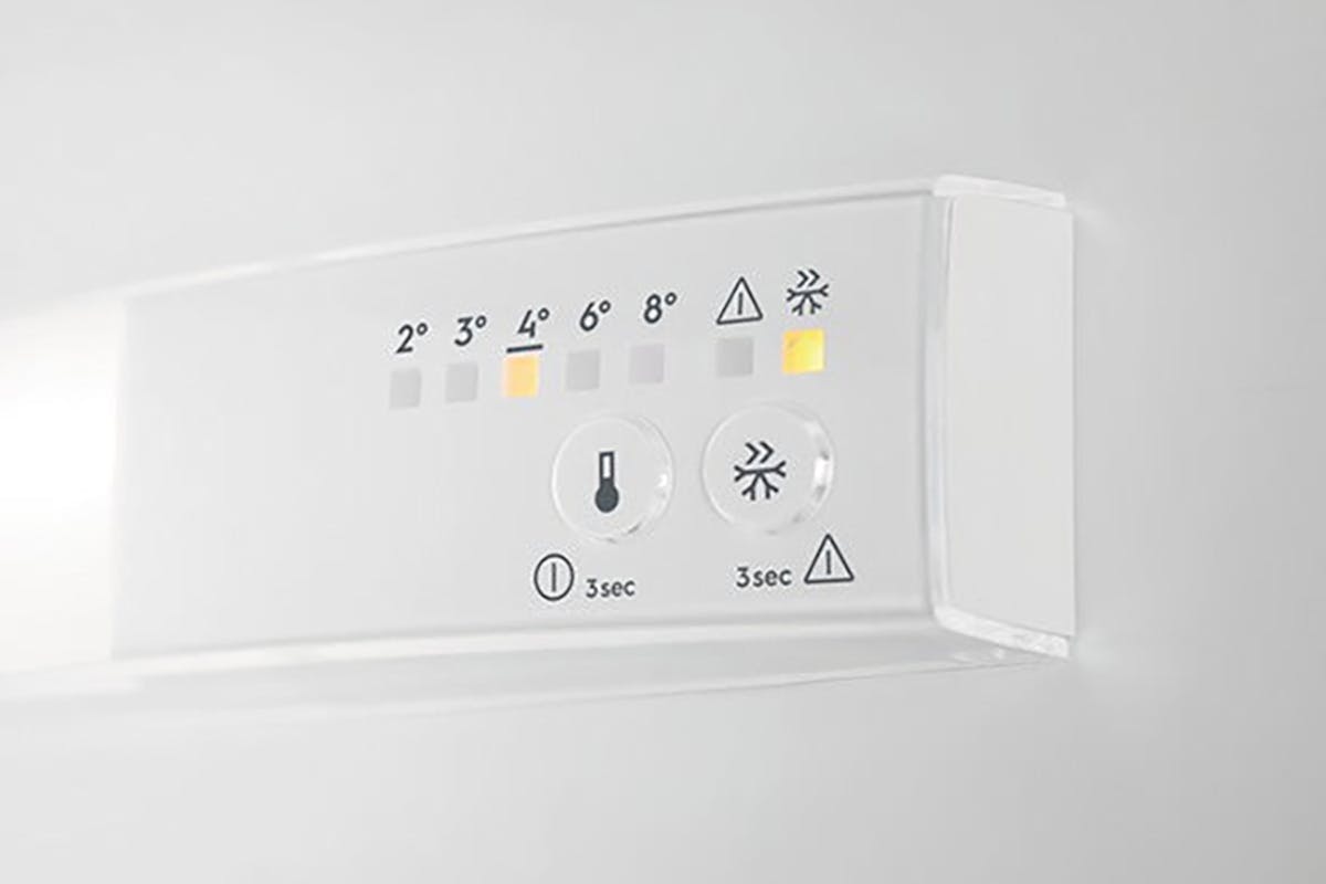 Electrolux Integrated Fridge Freezer | LNS5LE18S5-3
