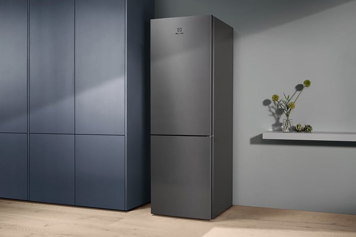 Electrolux 600 Series Freestanding Fridge Freezer | LNT6ME32U2-2