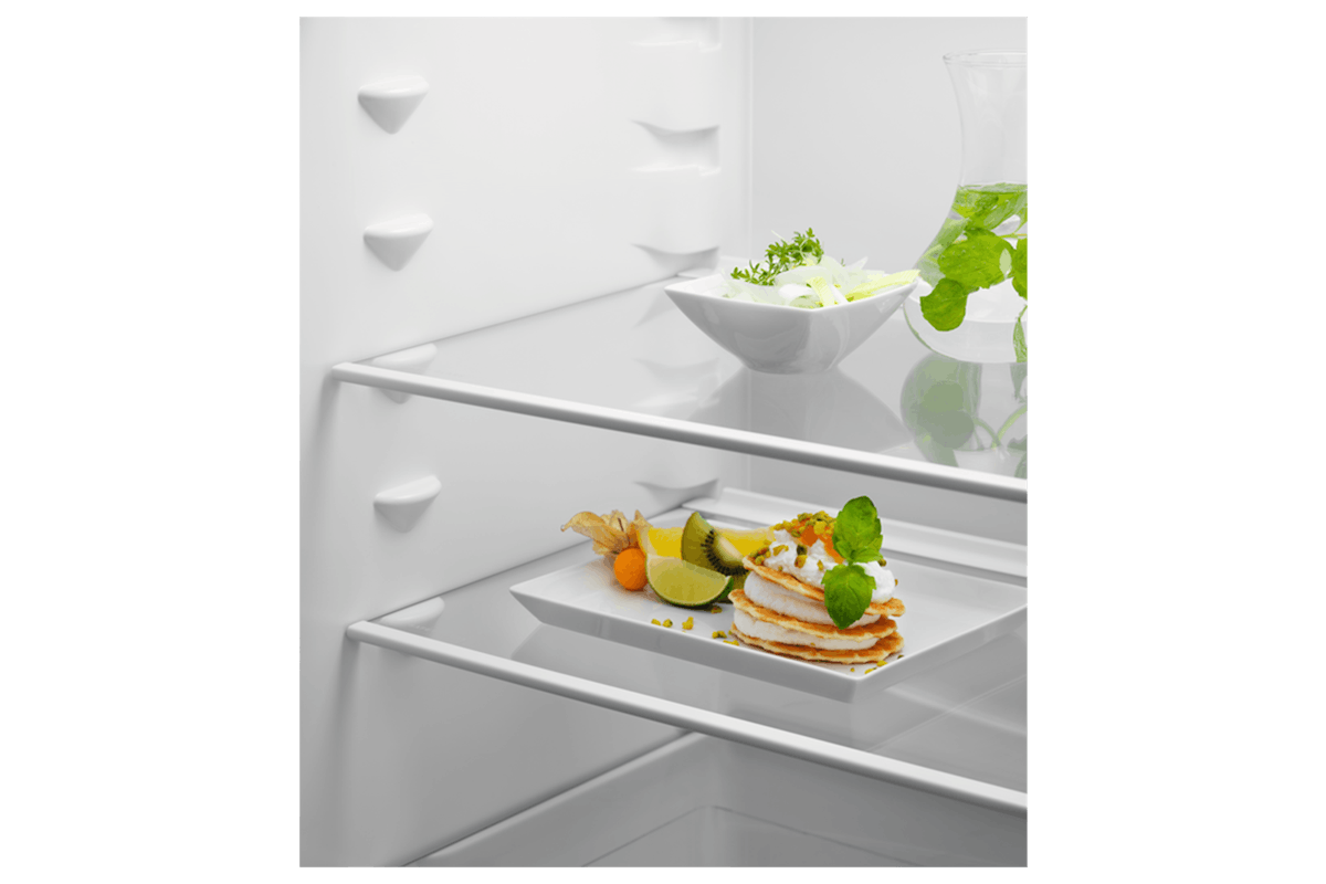 Electrolux Integrated Fridge Freezer | LNT6NE18S-4