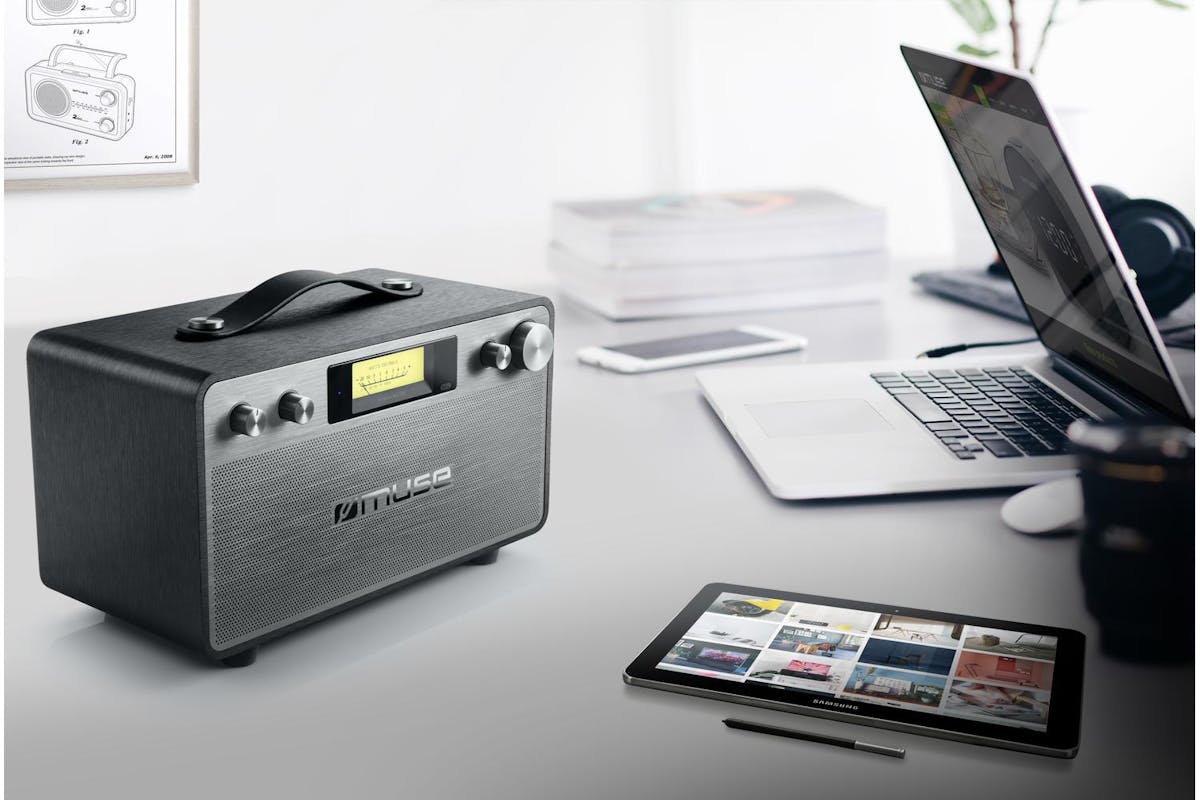 Muse | Retro Bluetooth Speaker | M-670BT-7