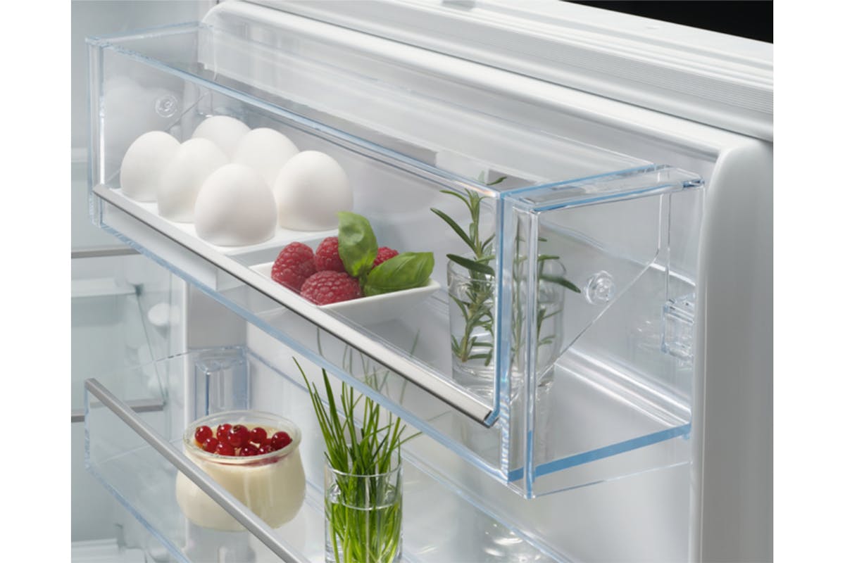 AEG Series 7000 Integrated Fridge Freezer | NSC7G752ES-9