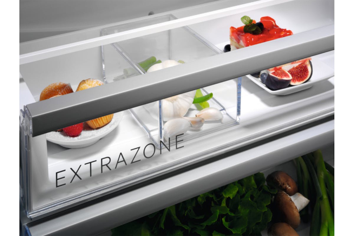AEG Series 7000 Integrated Fridge Freezer | NSC7G752ES-5