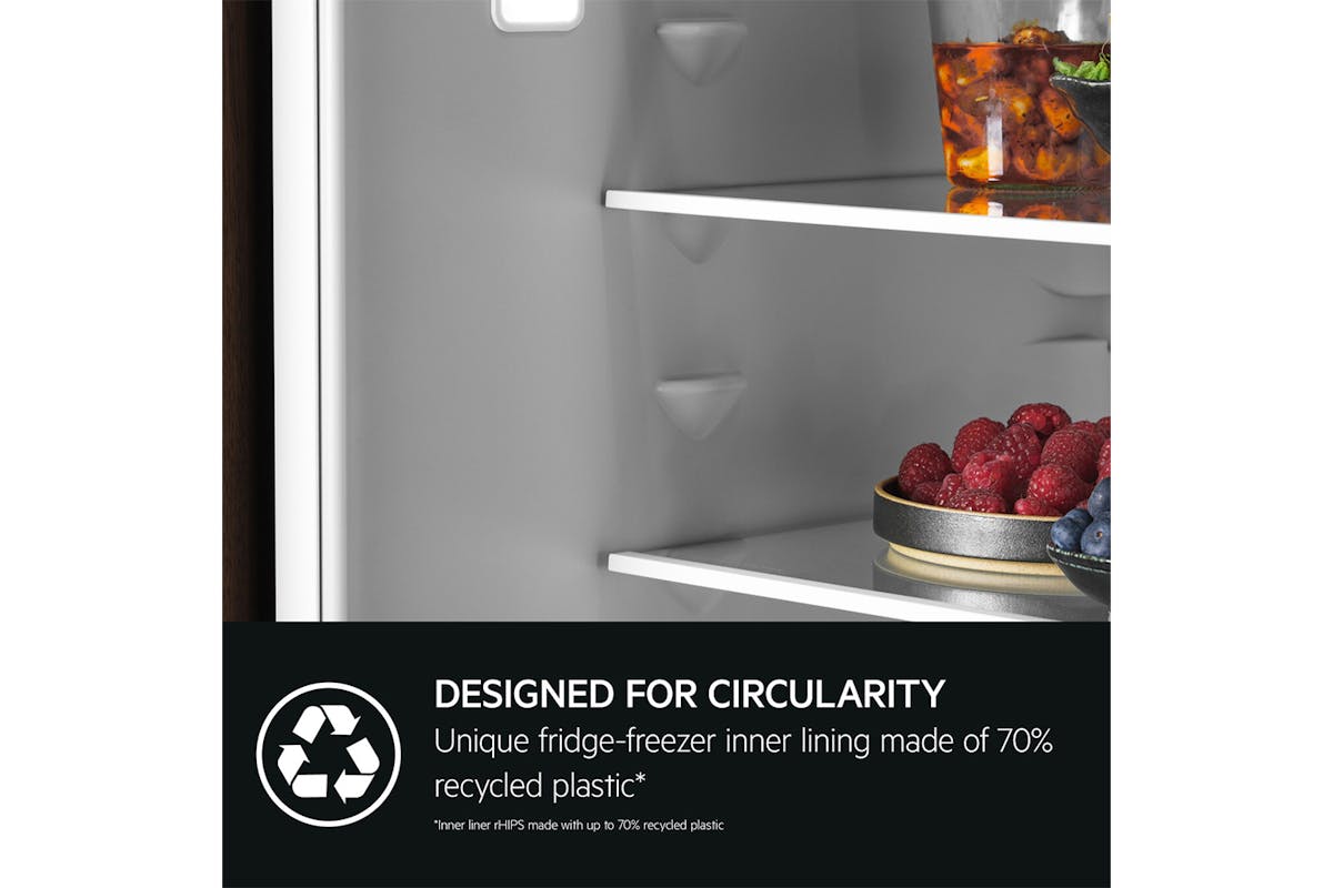 AEG Series 7000 Integrated Fridge Freezer | NSC7G752ES-15