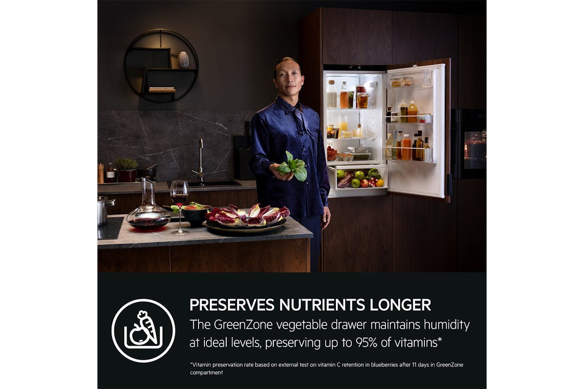 AEG Series 7000 Integrated Fridge Freezer | NSC7G752ES-19