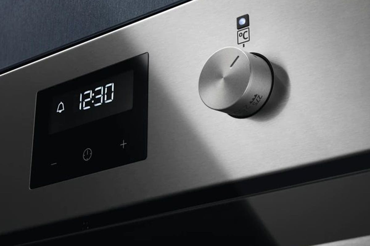 Electrolux Built-in Electric Single Oven | KOFGH40TX-4