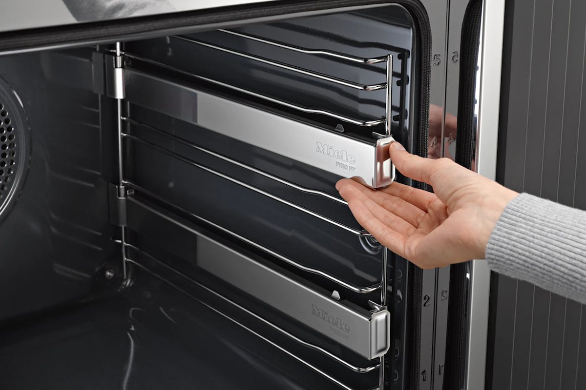 Miele Built-in Electric Single Oven | H7464BPBLACK-2