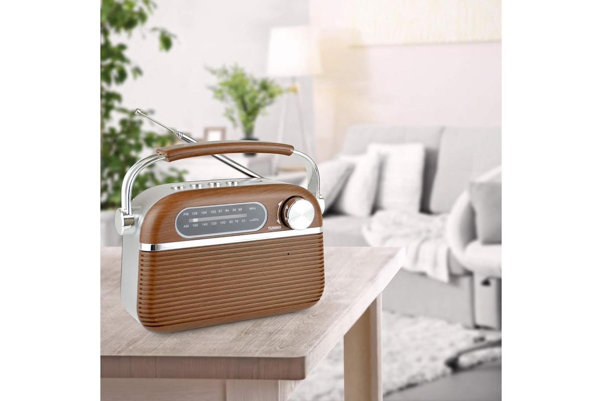Lloytron 2 Band Vintage Rechargeable Portable Radio Musicstream | PP6403-4