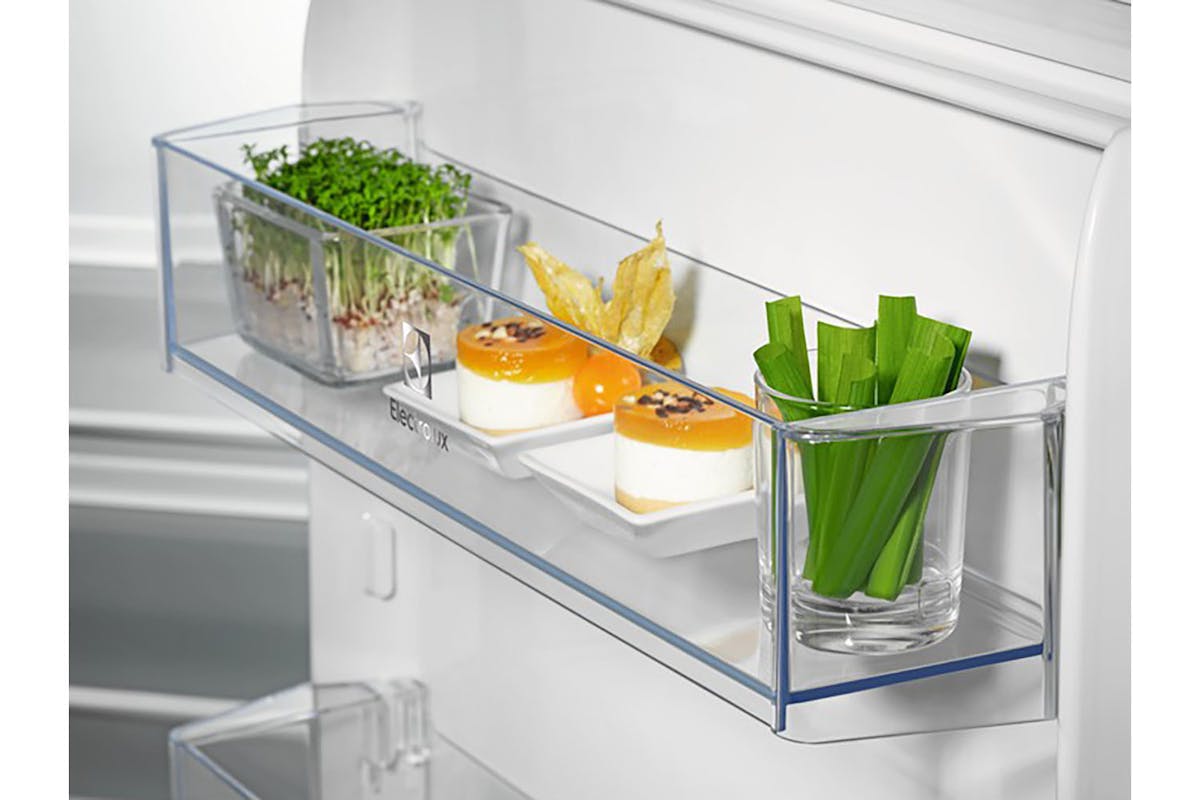 Electrolux 600 Series Integrated Larder Fridge | KRD6DE18C-6