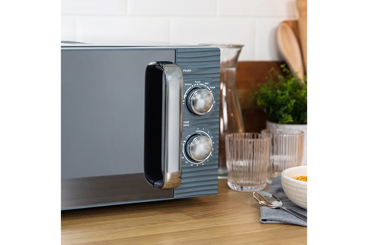 Russell Hobbs Inspire 17L 700W Freestanding Microwave | Grey-5