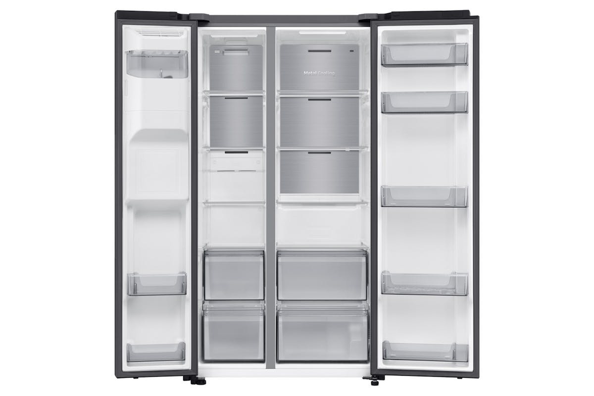 Samsung Series 6 Bespoke Fridge Freezer with SpaceMax | RS70F64KEFEU-4