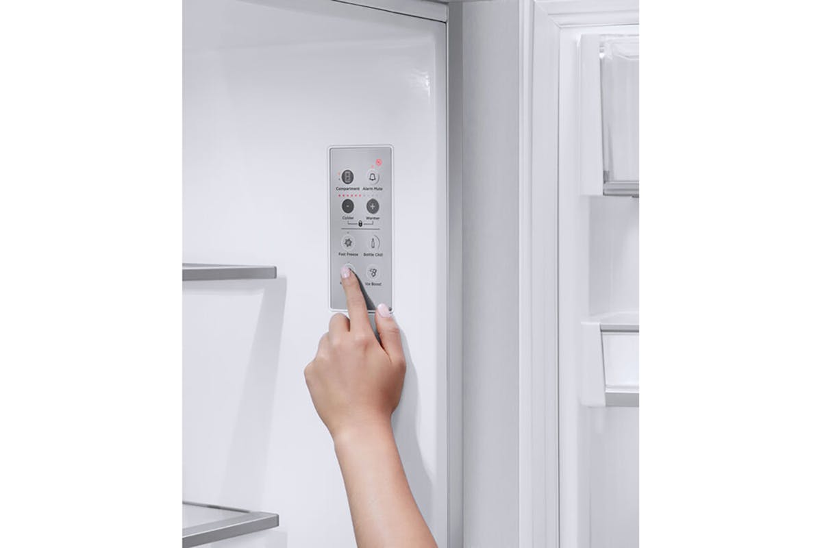 Fisher & Paykel Series 7 90cm Built-in French Door Fridge Freezer | RS90AU3-9