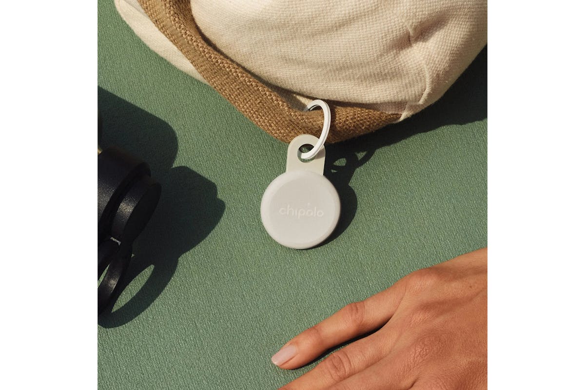 Chipolo Loop Tracker Tag | Chalk-3