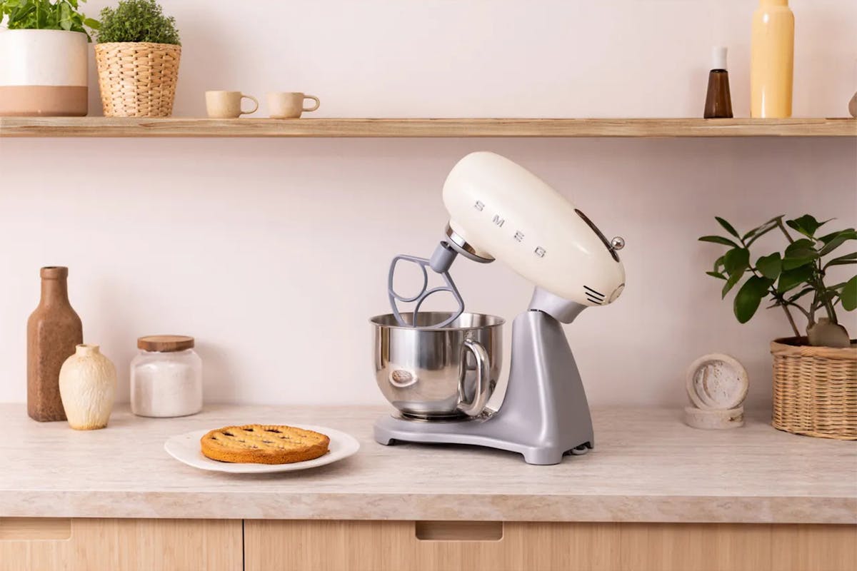 Smeg 50's Style Stand Mixer | Cream | SMF04CRUK-7