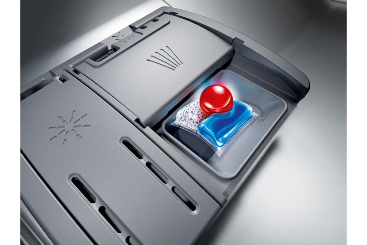 Bosch Series 2 Free Standing Dishwasher | 12 Place | SMS26AW08G-7