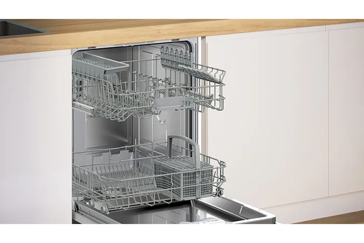 Bosch Serie 2 Fully Integrated Dishwasher | Place 13 | SMV2HTX02G-6