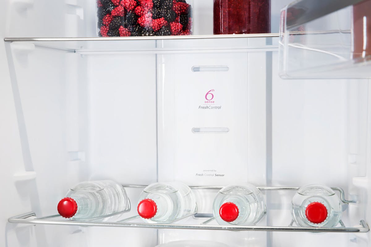 Whirlpool Freestanding Larder Fridge | SW8AM2CXARL2-8