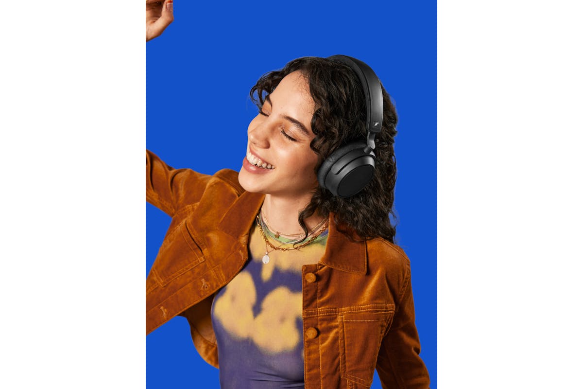 Sennheiser Accentum Plus Over-Ear Wireless Noise Cancelling Headphone | Black-10