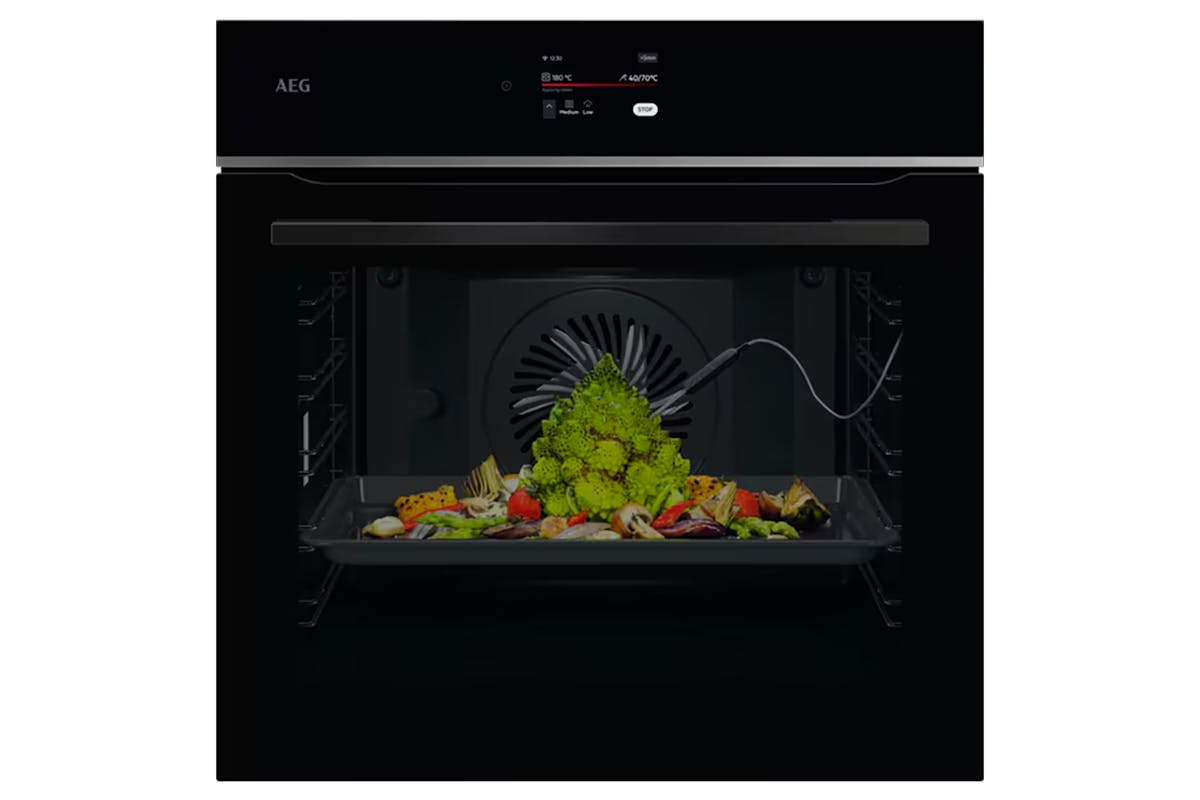 AEG 7000 Series Built-in Electric Single Oven | TE7PB731AB