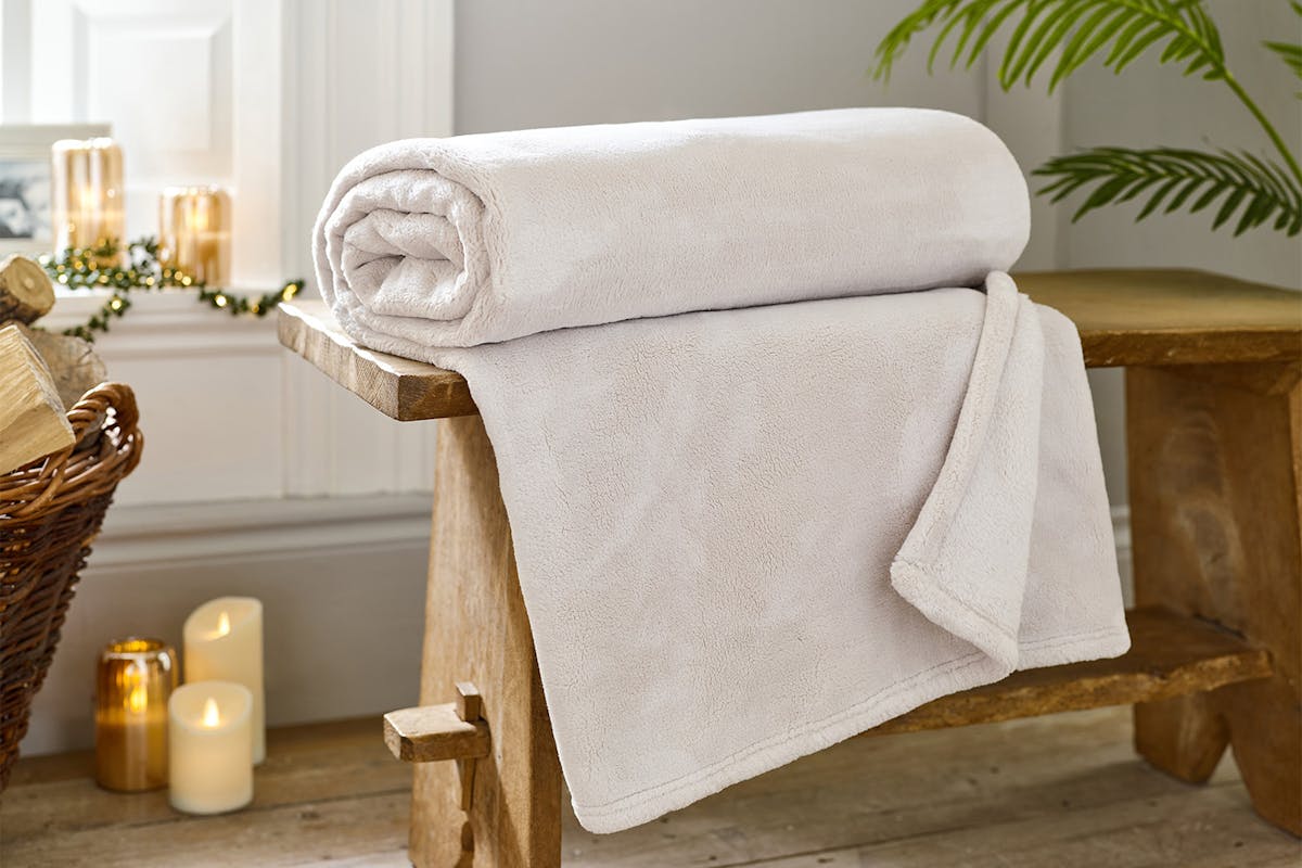 Coco Touch Throw | Almond | 140 x 180 cm-2