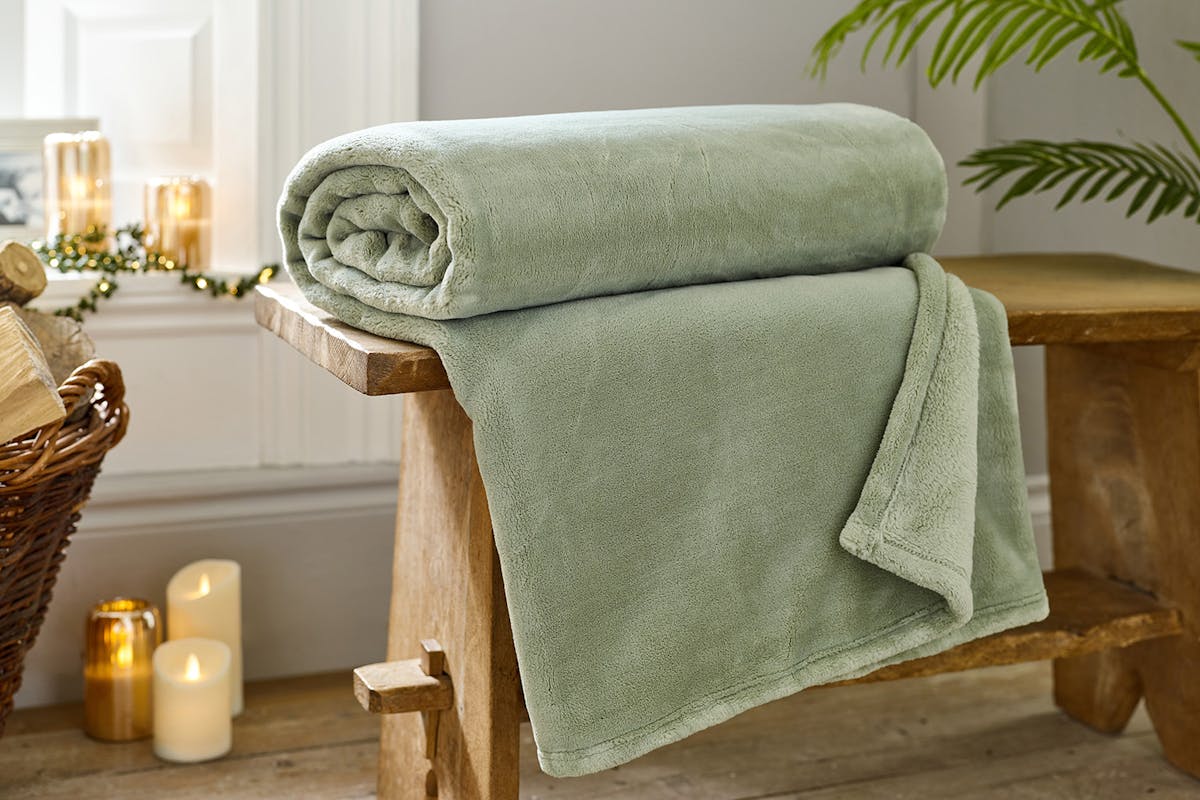 Coco Touch Throw | Sage | 140 x 180 cm-2