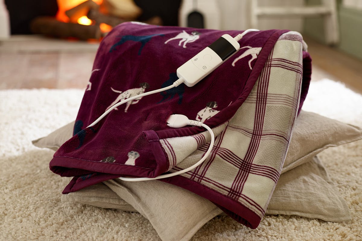 Hounds Heated Throw | Multicolour | 140 x 180 cm-3