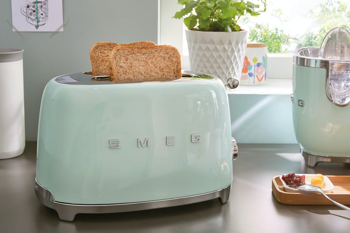 Smeg 50's Retro Style Aesthetic 2 Slice Toaster | TSF01PGUK | Pastel Green-2
