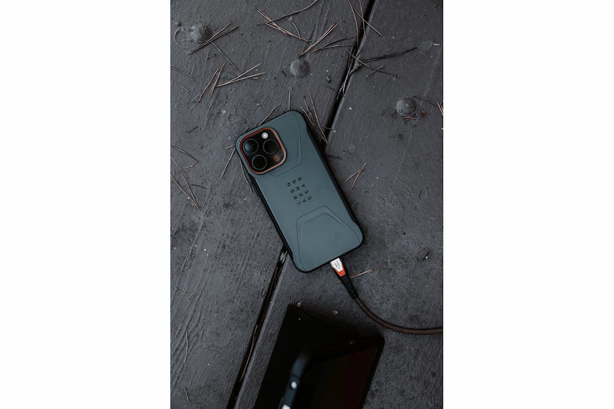 UAG SRGE USB-C Power Cable | Black/Orange-13