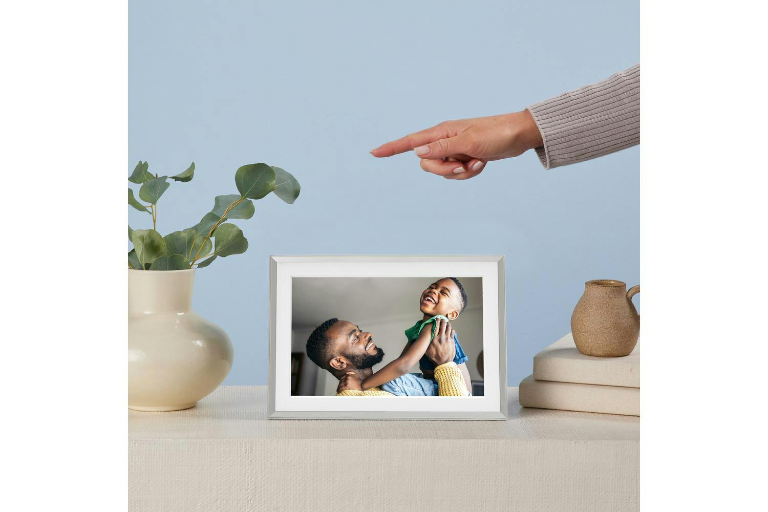 Aura | Uka900-mwht | Wi-fi Connected Carver Mat Clay Digital Photo Frame-6