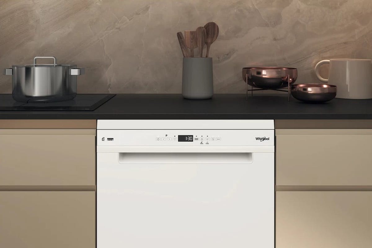 Whirlpool Freestanding Dishwasher | 15 Place | W7FHP33UK-6