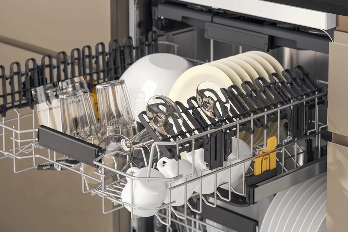 Whirlpool Freestanding Dishwasher | 15 Place | W7FHP33UK-7