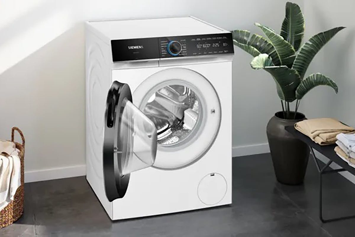 Siemens iQ700 10kg Freestanding Washing Machine | WG56B2A2GB-4