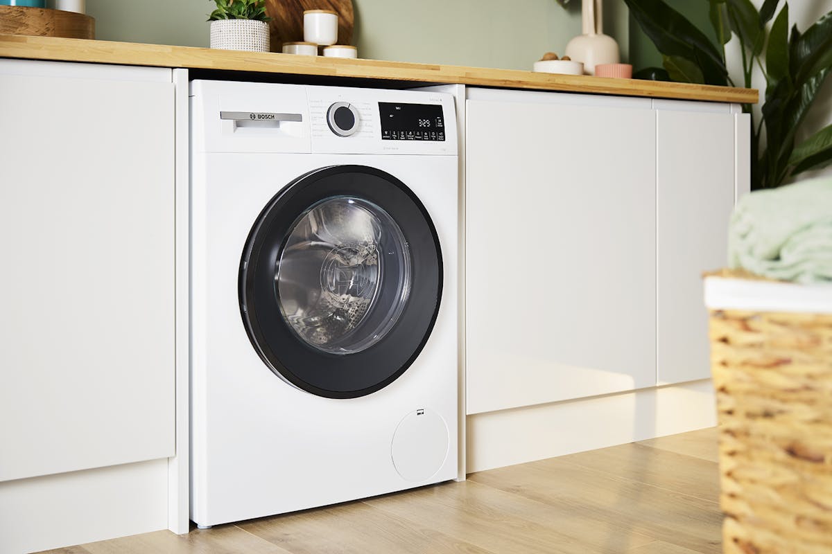 Bosch Series 6 9kg Freestanding Washing Machine | WGG24400GB-2