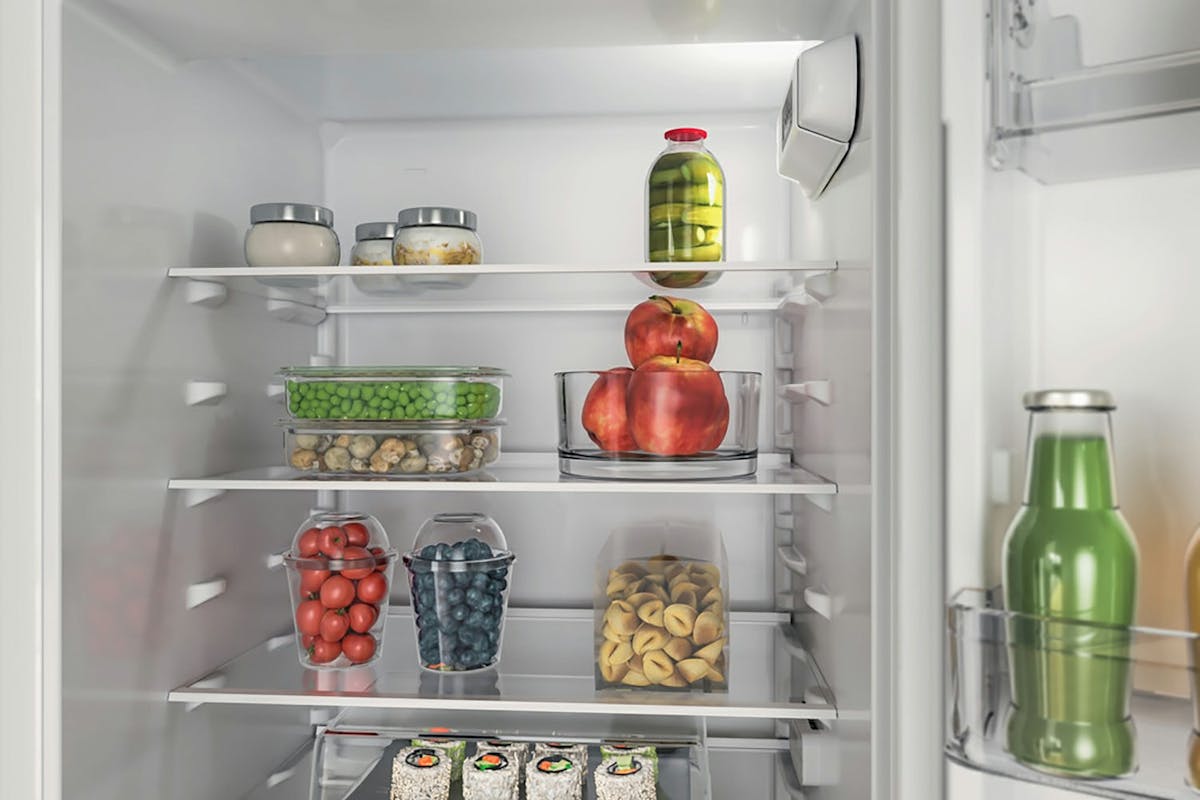Whirlpool Integrated Fridge Freezers | WHC18D041A1-4