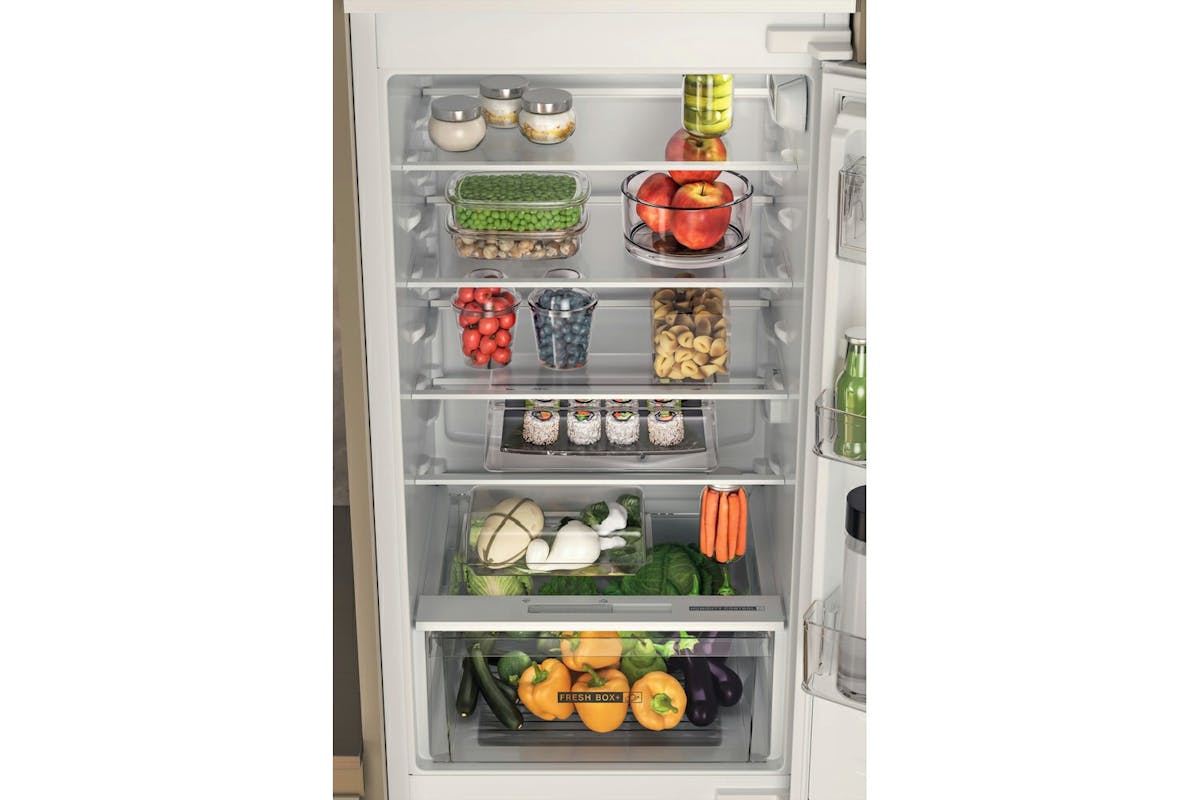 Whirlpool Integrated Fridge Freezers | WHC18D041A1-5