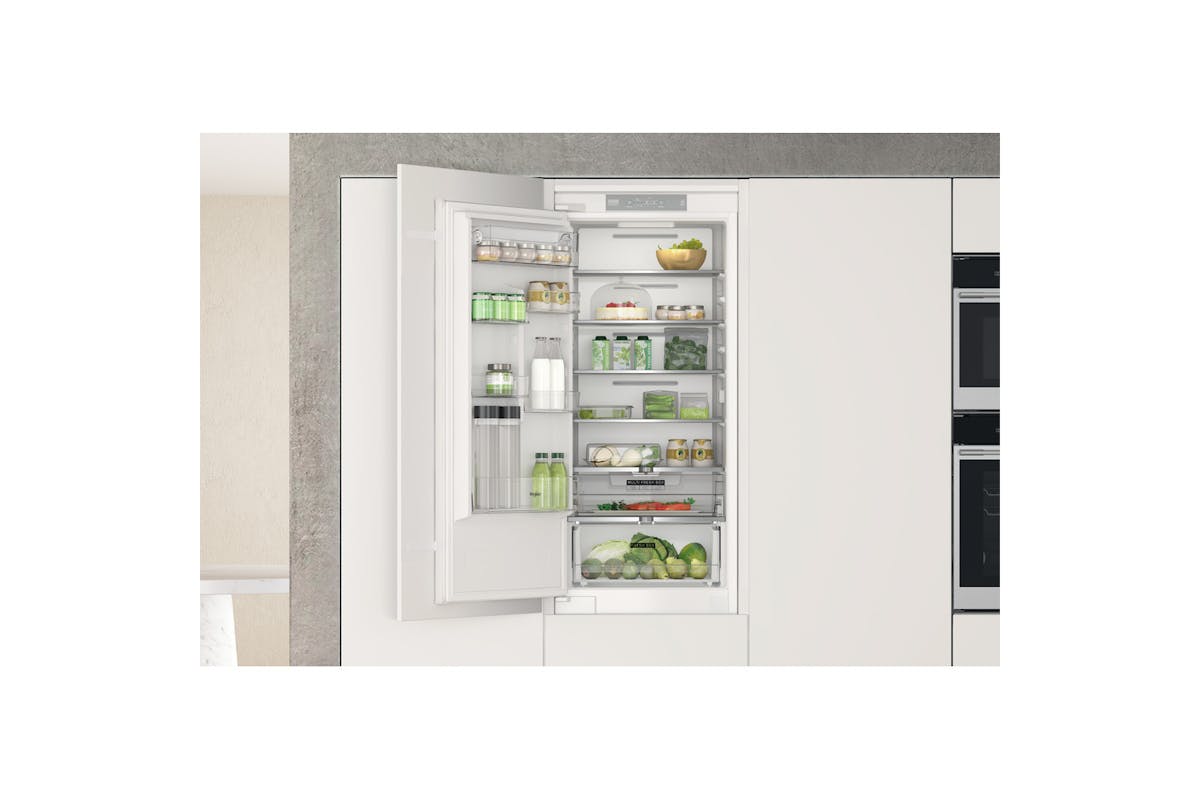 Whirlpool Built-in Fridge Freezer | WHC20T322UK-7