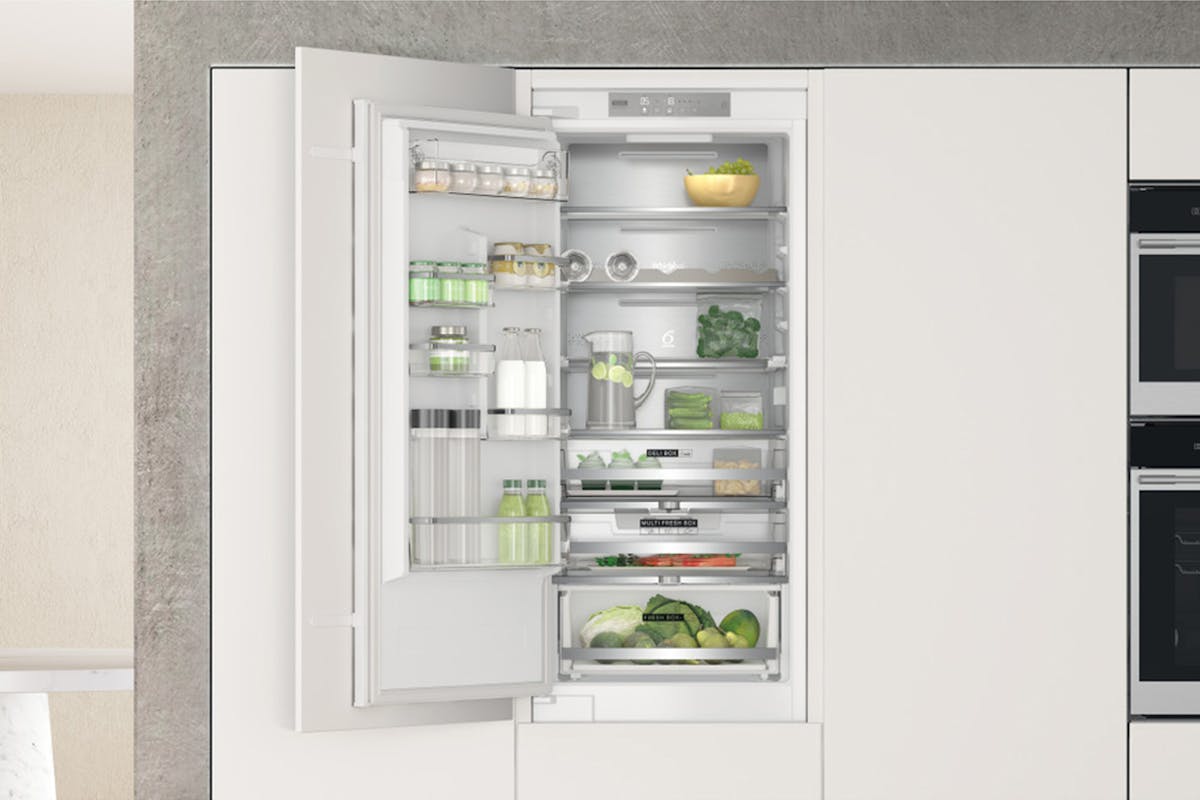 Whirlpool Built-in Fridge Freezer | WHC20T573PUK-6