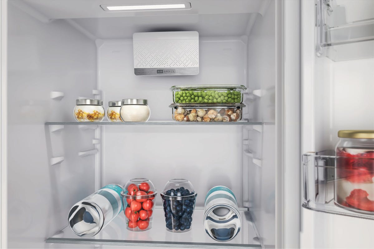 Whirlpool Integrated Fridge | WHSD18A033C1-4