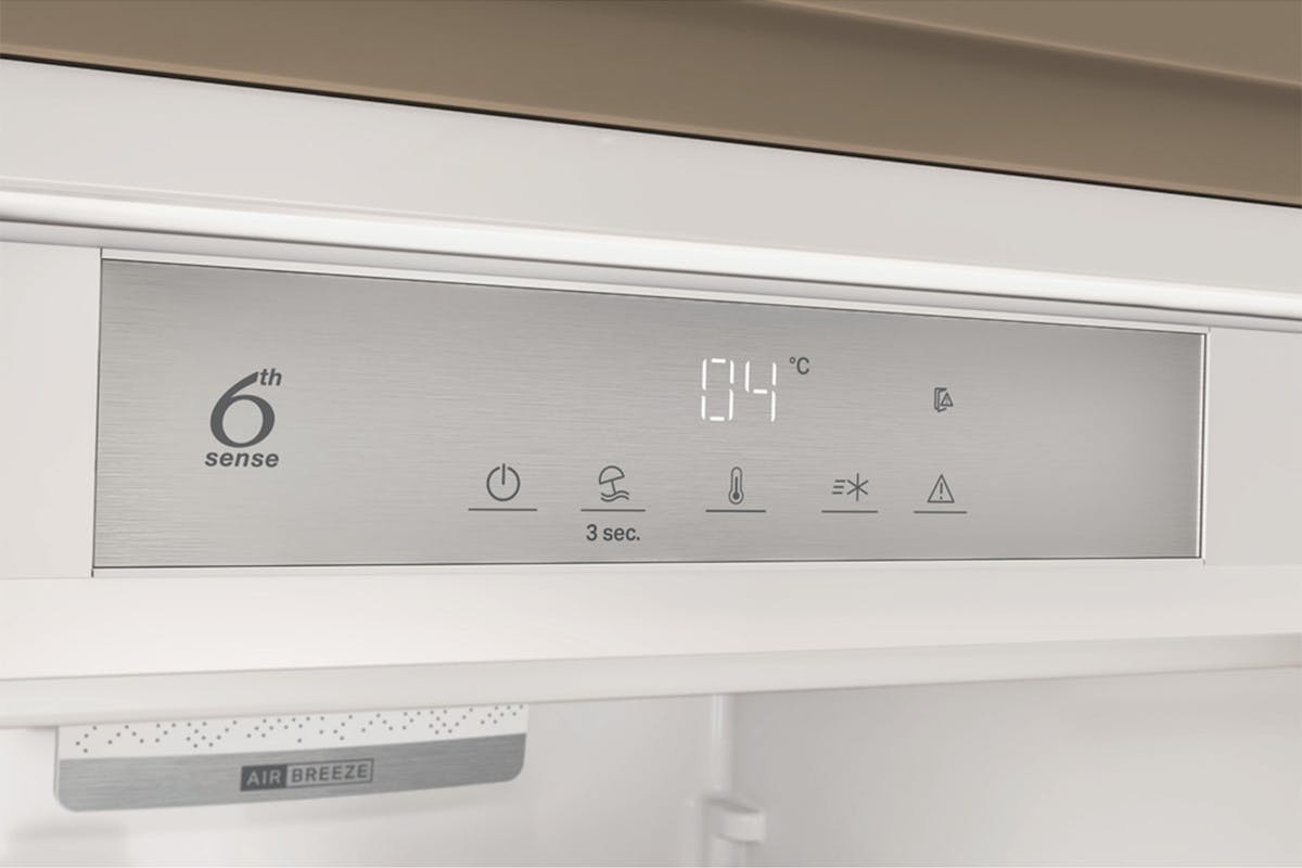 Whirlpool Integrated Fridge | WHSD18A033C1-5