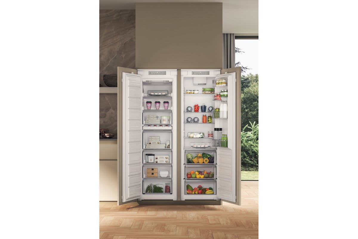 Whirlpool Integrated Fridge | WHSD18A033C1-6