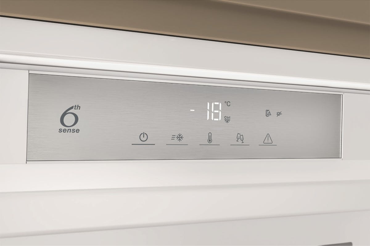 Whirlpool Integrated Upright Freezer | WHSD18F023C1-8