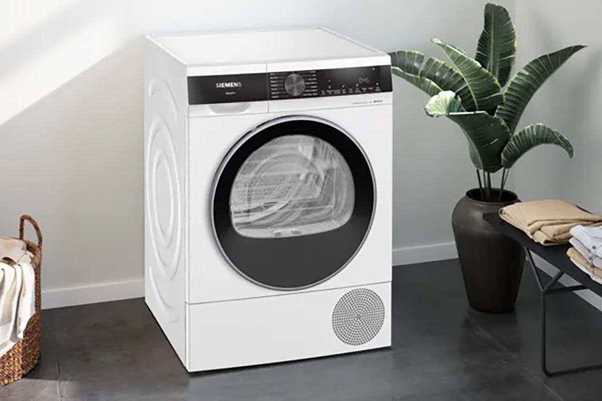 Siemens IQ500 9kg Heat Pump Tumble Dryer | WQ45G200GB-2
