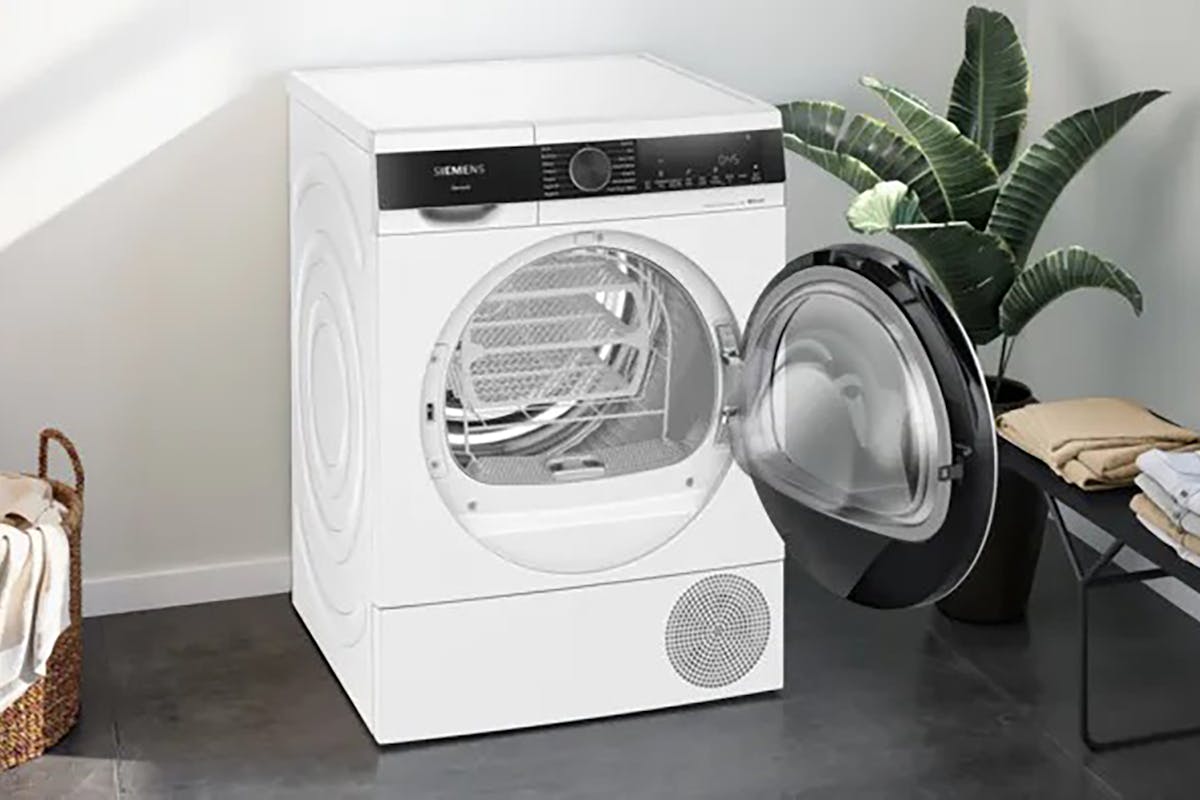 Siemens IQ500 9kg Heat Pump Tumble Dryer | WQ45G200GB-4