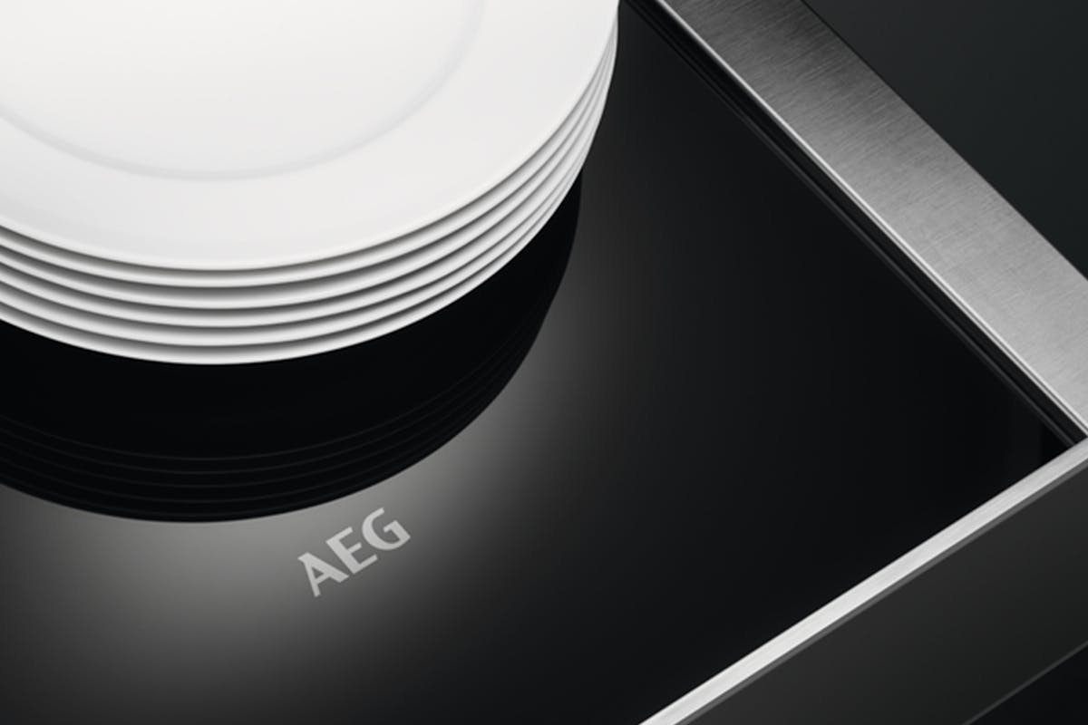 AEG Built-In Warming Drawer | KDK911424M-3