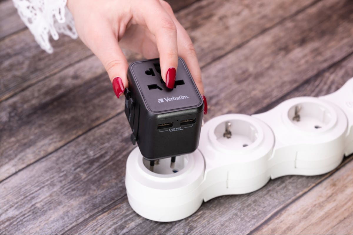 Verbatim Universal Travel Adapter Plug with 2 x USB-A Ports-11
