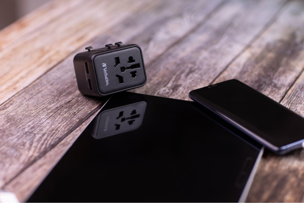 Verbatim Universal Travel Adapter Plug with 2 x USB-A Ports-12